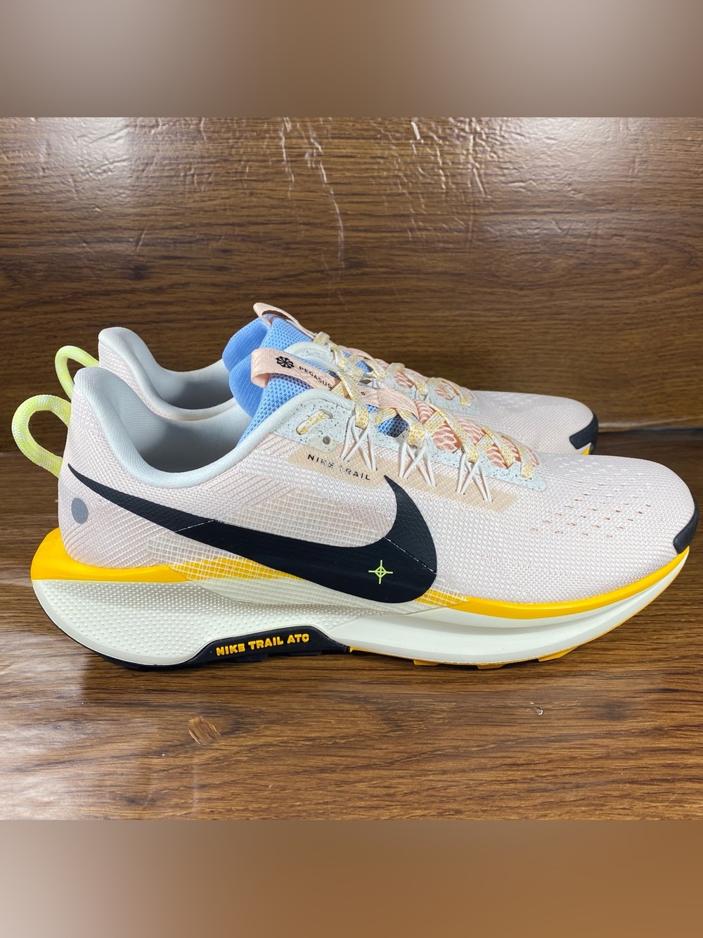 Nike Pegasus Trail 5 Running Shoe Mens shoe size 10.5
